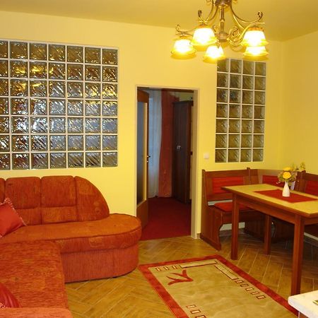 Holdlux Apartmanok Sárvár المظهر الخارجي الصورة