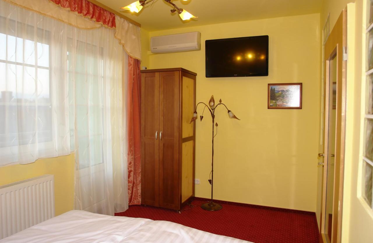 Holdlux Apartmanok Sárvár المظهر الخارجي الصورة