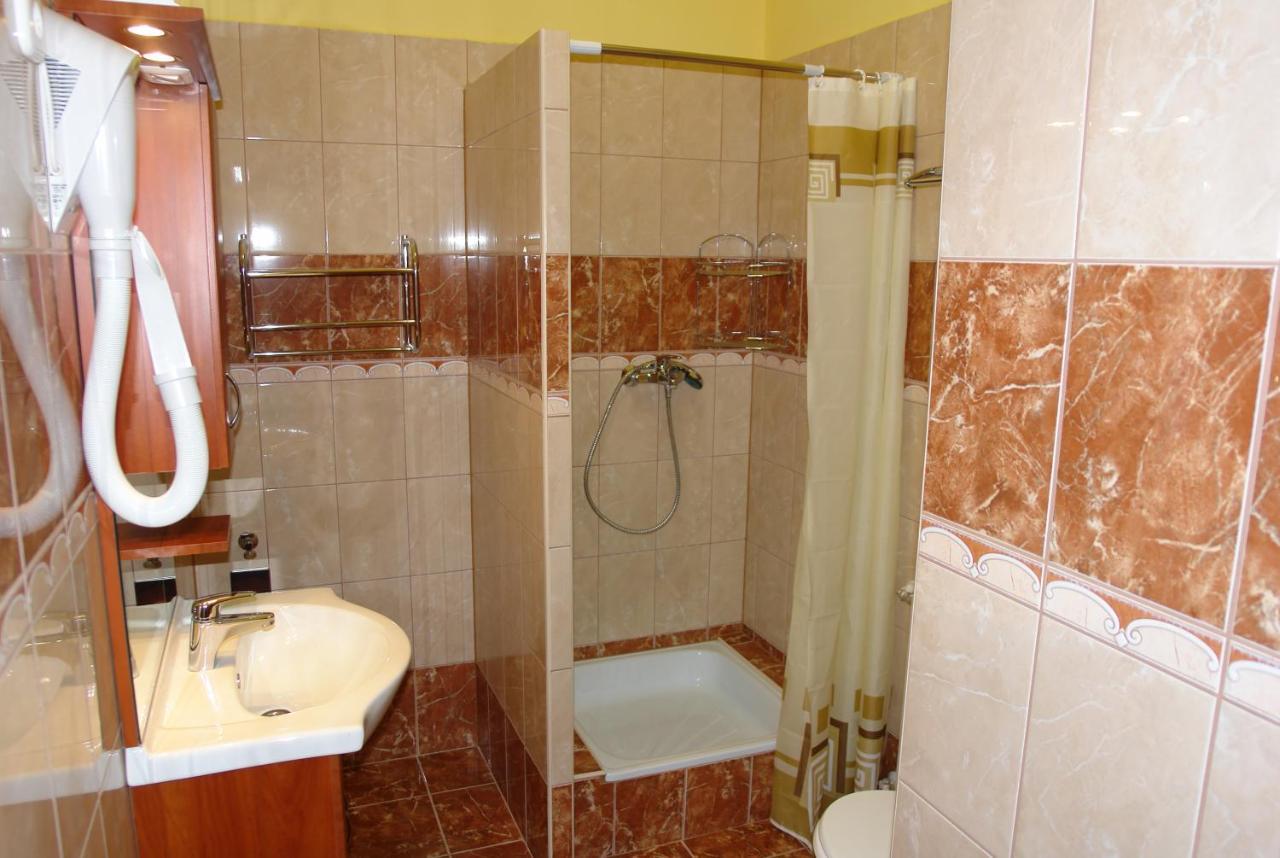 Holdlux Apartmanok Sárvár المظهر الخارجي الصورة