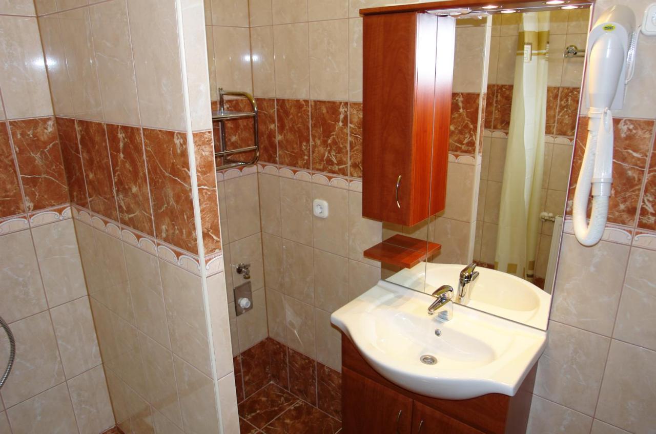 Holdlux Apartmanok Sárvár المظهر الخارجي الصورة