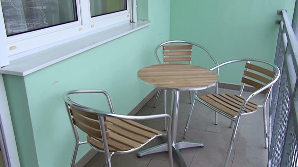 Holdlux Apartmanok Sárvár الغرفة الصورة