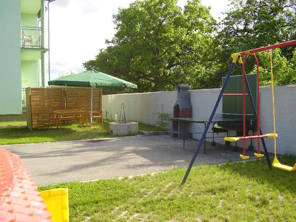 Holdlux Apartmanok Sárvár المظهر الخارجي الصورة