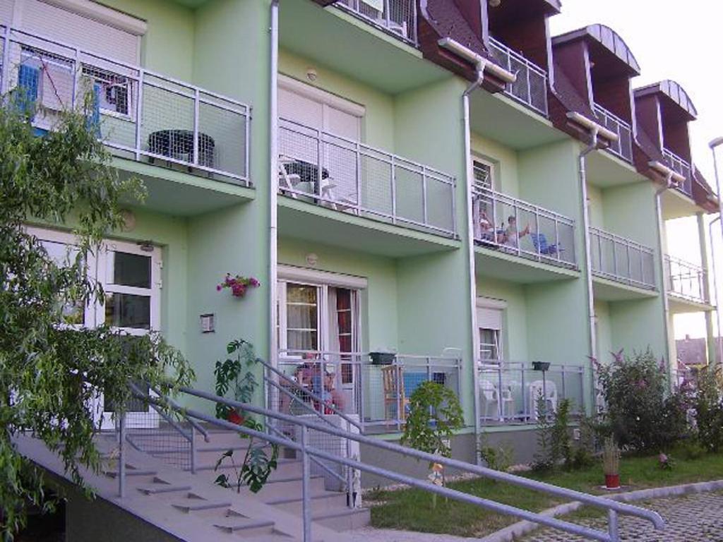 Holdlux Apartmanok Sárvár المظهر الخارجي الصورة